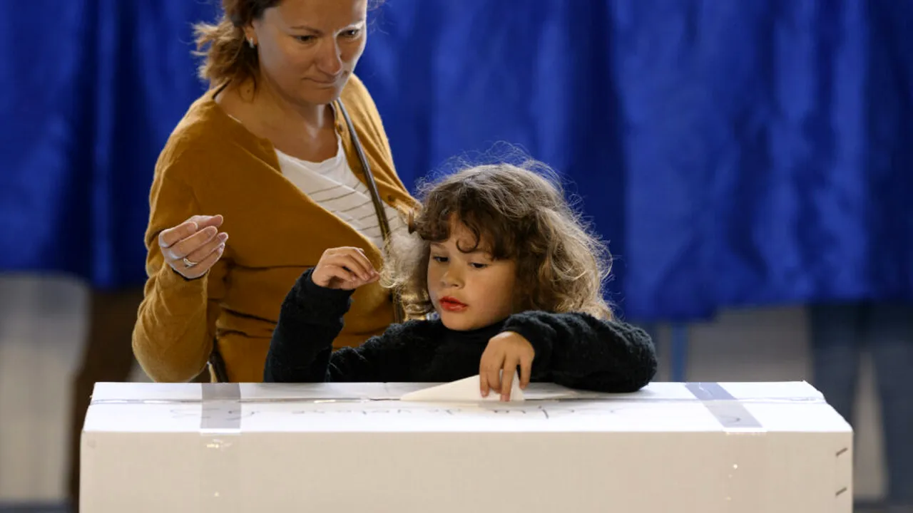 Prezența la vot, în turul doi al alegerilor prezidențiale, trece de 60%