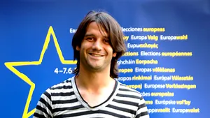 Cristi Chivu îndeamnă europenii să meargă la vot