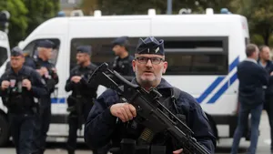 Cinci persoane au fost reţinute în Franţa în cadrul unei operaţiuni antiteroriste