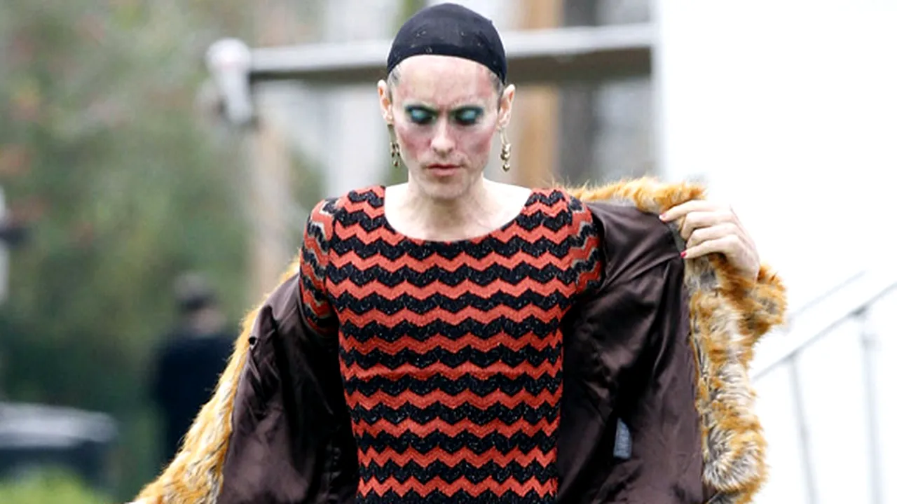 Rolul pentru care s-a ÎNFOMETAT timp de o lună: Jared Leto, în pielea unui travestit pe platoul de filmare - FOTO