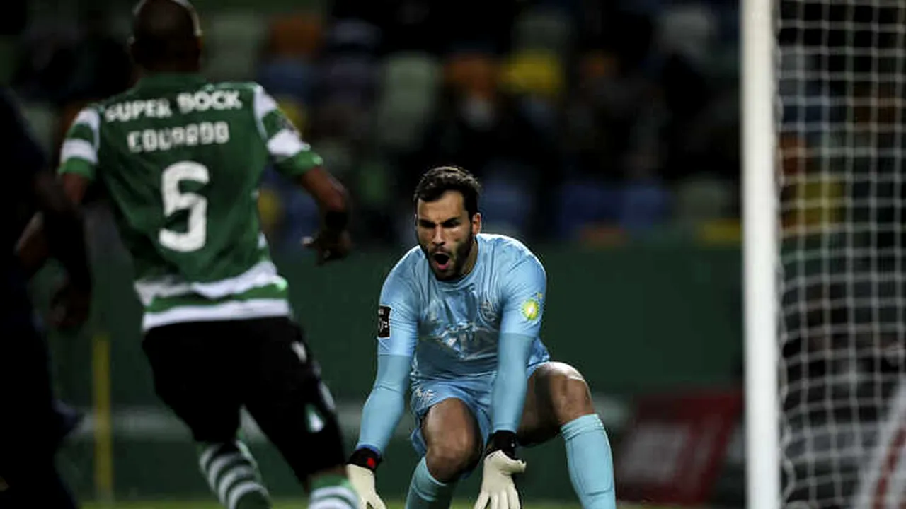 Moment bizar pe un teren de fotbal. Portarul unei echipe din Portugalia a fost trimis direct în carantină, la pauza unui meci