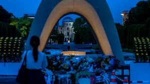 Hiroshima se roagă pentru pace la a 77-a aniversare a primului bombardament atomic din lume
