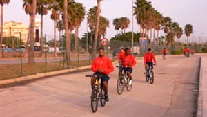 Steliştii merg cu bicicletele la antrenamente