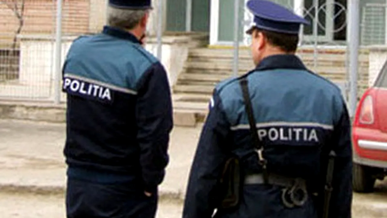 Sediul Facultăţii de Jurnalism şi Ştiinţele Comunicării din Bucureşti a fost spart