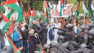 Protestatarii anti-Israel au blocat din nou etapa din Vuelta. Incidente cu poliția și final improvizat în cursa de ciclism