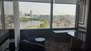 Turnul din Bucureşti în care un birou se închiriază cu 5.000 de euro/lună şi unde poţi juca golf în pauze