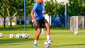 Bursa Transferurilor. Farul Constanța - două transferuri într-o zi. Rapid oficializează sosirea lui Senciuc. Corvinul Hunedoara continuă seria transferurilor