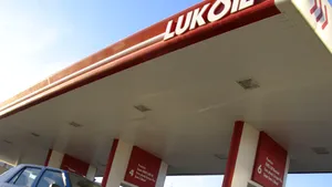 Lukoil a scumpit benzina şi motorina şi a ieftinit GPL auto