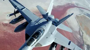 Echipajul unui avion militar american a fost suspendat după ce a desenat pe cer un penis uriaş | FOTO