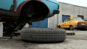 Circa o treime din service-urile auto ar putea da faliment în 2009