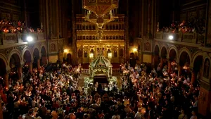 COMENTARIU Lelia Munteanu: Dumnezeu mort? N-are nici o noimă!