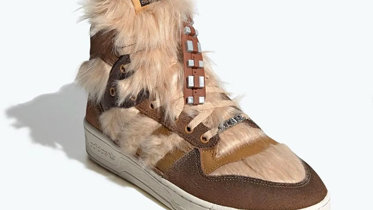 Adidas lansează o pereche de pantofi sport cu blană, inspirati de „Star Wars”