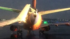 INCIDENT aviatic în Statele Unite: Două avioane s-au ciocnit la sol pe aeroportul din Detroit - VIDEO