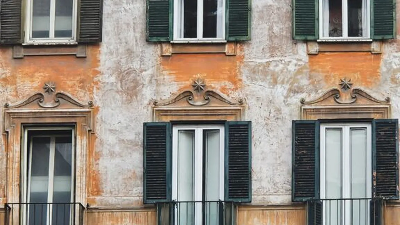 Capcana chiriilor ieftine din Roma. Escrocii se dau drept agenți imobiliari și cer avansul înainte de vizionare