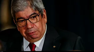 Preşedintele parlamentului portughez îi obligă pe toţi parlamentarii şi angajaţii instituţiei să poarte măşti