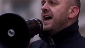 Sindicatele ameninţă cu proteste