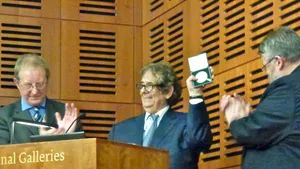 Criticul şi istoricul de artă Radu Varia a primit Medalia de Argint a Academiei Regale a Scoţiei