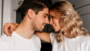 Două lucruri pe care cuplurile de succes le fac de sărbători, potrivit unui psiholog