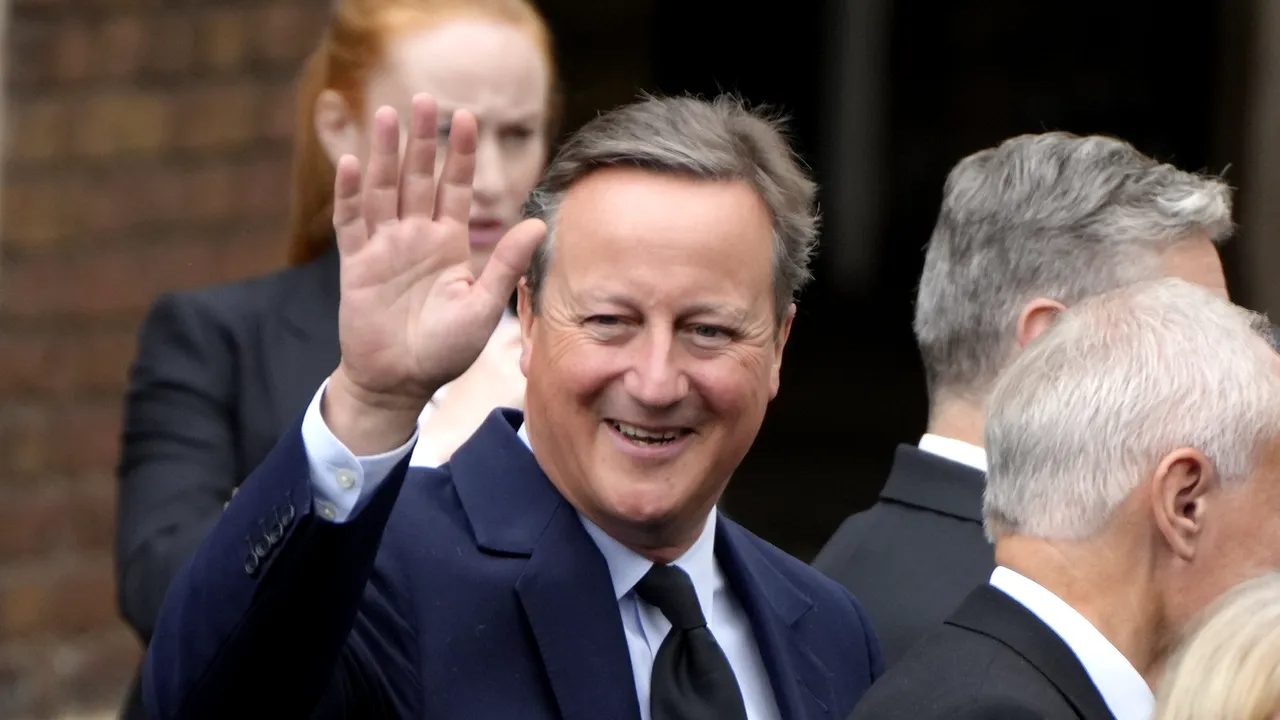Fostul prim-ministru britanic David Cameron a fost numit ministru de externe 