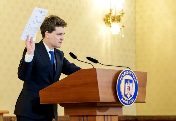 JUSTIȚIE 16 șefi de Curți de Apel din România îi cer președintelui Nicușor Dan să întoarcă la Parlament reforma pensiilor magistraților. Cum a ajuns un polițist DNA să aibă pensie mai mare decât un procuror DNA. Câte categorii de pensionari speciali a inventat Guvernul