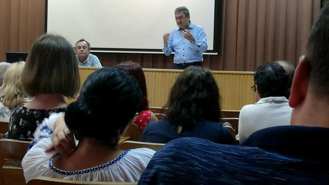 Program de master „unic în România”, eliminat abuziv la Universitatea din București, cu câteva zile înaintea începerii anului universitar / Studenții amenință că dau universitatea în judecată, iar rectoratul nu are nicio reacție