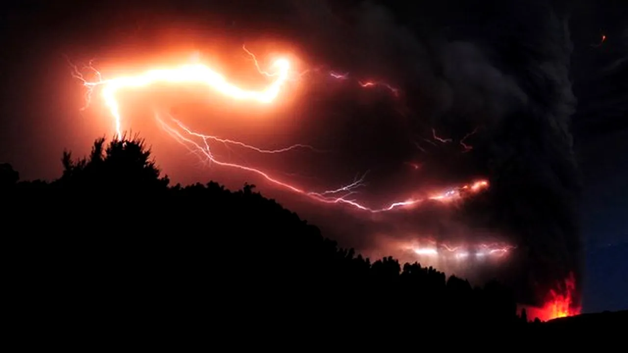 Erupţia vulcanului Puyehue din Chile în imagini - GALERIE FOTO