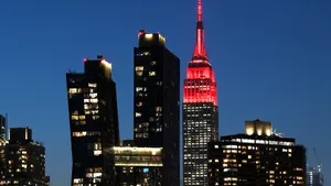 VIDEO Spectacol de lumini, în ajunul învestirii lui Biden. „Inima” oraşului New York a pulsat în vârful Empire State Building