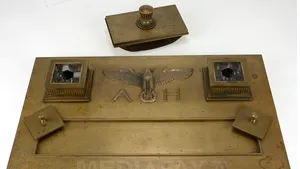 Trusa de scris folosită de Hitler pentru a semna Acordul de la Munchen, vândută cu 423.000 de dolari