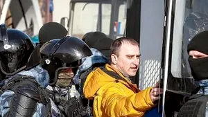 Un preot, prima persoană amendată în Rusia pentru distribuirea de fake news 