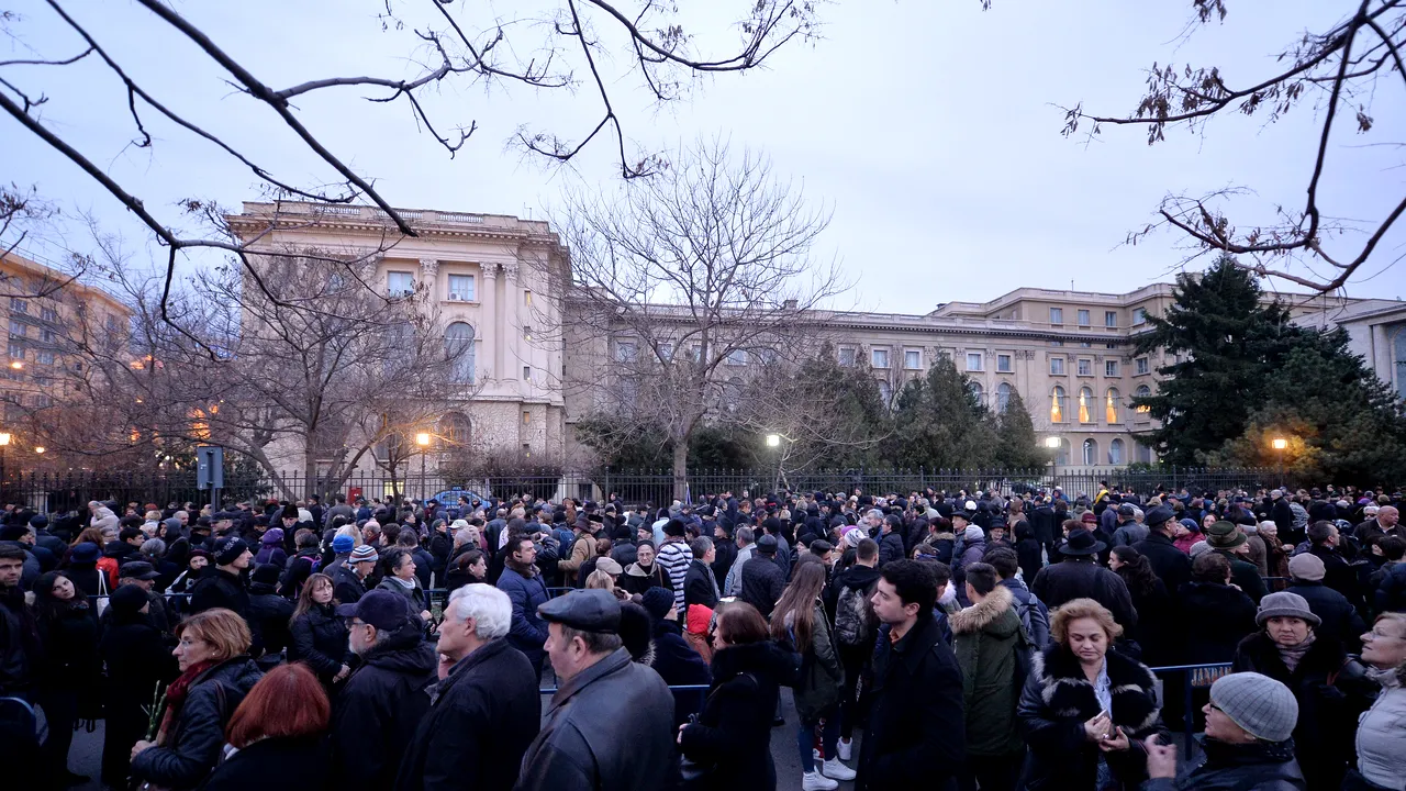 Restricţii de circulaţie în Bucureşti, vineri şi sâmbătă, pentru organizarea funeraliilor Regelui Mihai / Zonele vizate şi sfaturile celor de la Brigada Rutieră a Capitalei
