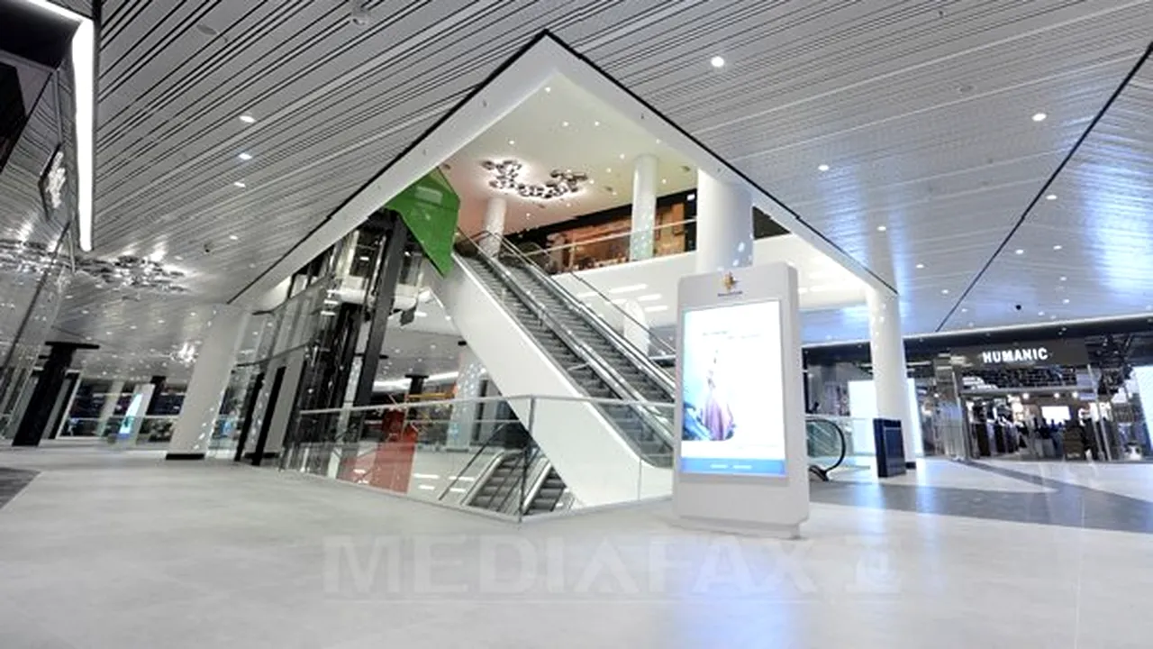 DTZ: Cererea pentru spaţii comerciale va creşte în acest an, retailerii de modă continuă extinderea