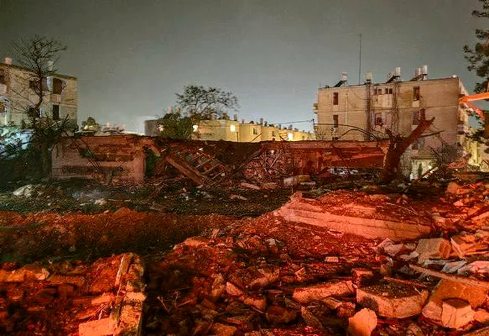 EXTERNE Atac cu rachete iraniene asupra orașelor Dimona și Arad din Israel, în apropierea unei instalații nucleare: 175 de răniți