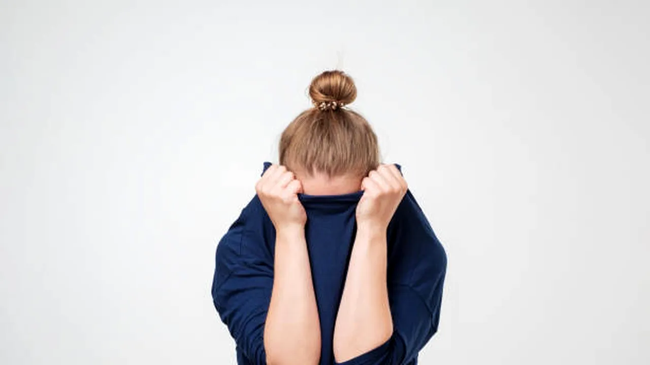 De ce roșim? Explicația științifică a roșitului în obraji și rolul său social