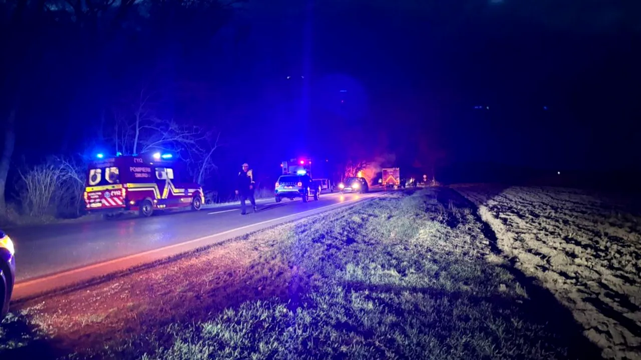 Accident grav pe DN 15D în județul Neamţ: patru persoane decedate și trei rănite, iar o maşină a luat foc în urma impactului