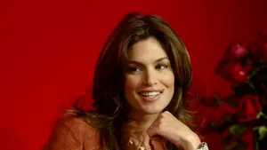 Cindy Crawford îşi lansează o colecţie de bijuterii