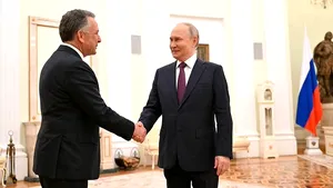 Discuţiile dintre reprezentantul lui Trump şi Putin aduc „mai aproape” Rusia şi SUA