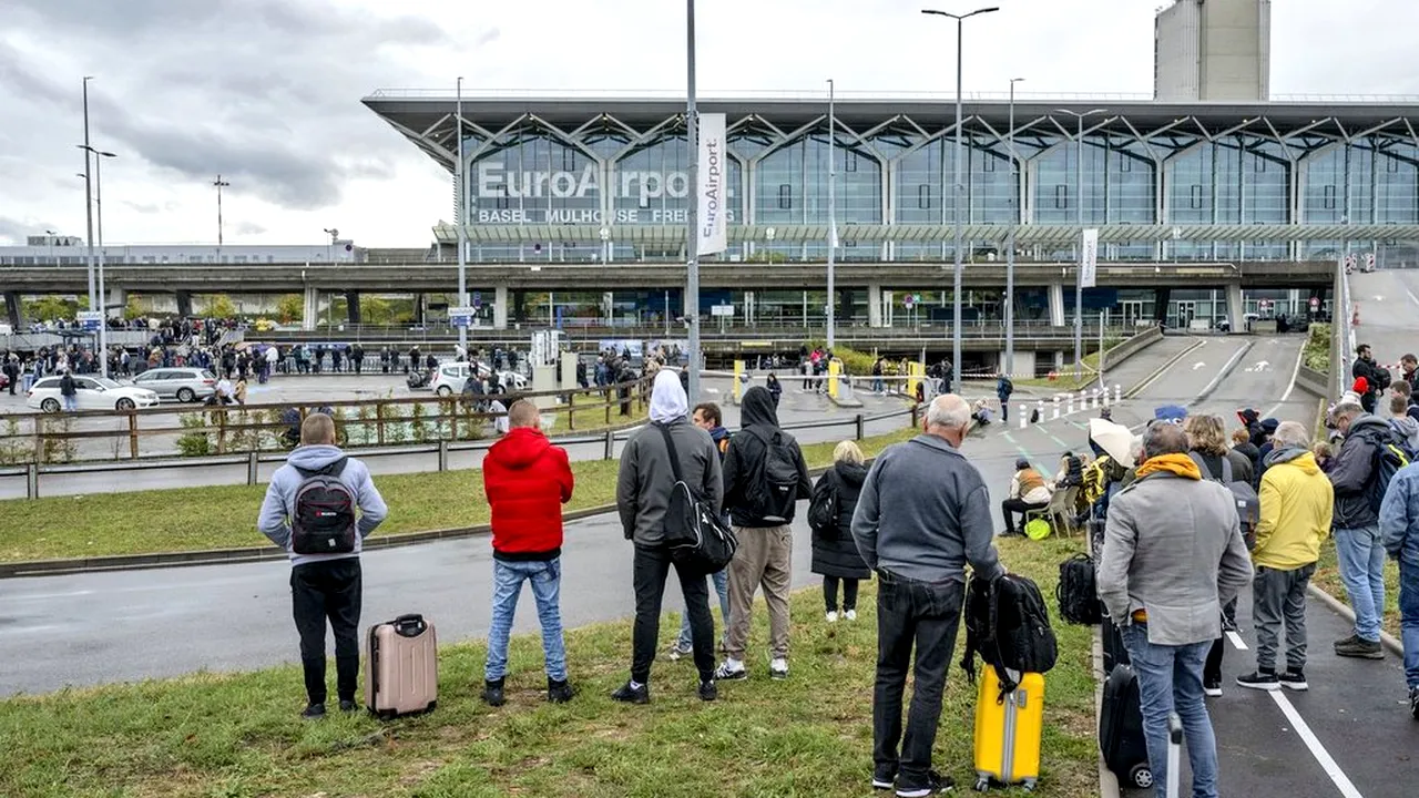 Aeroportul Basel-Mulhouse de la frontiera franco-elveţiană, evacuat din 