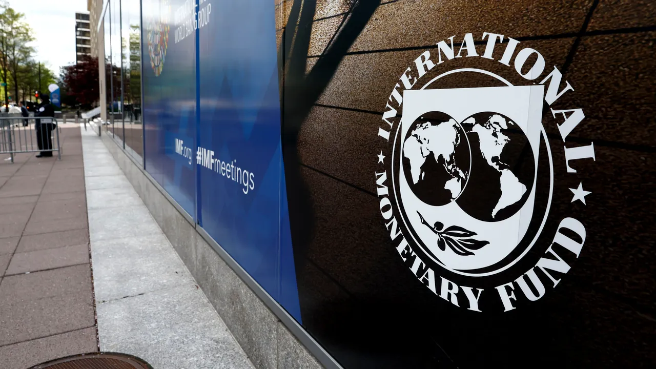Raportul FMI ridică unele semne de întrebare: O parte din propunerile pentru ca România să reducă deficitul bugetar sunt învechite sau deja aplicate