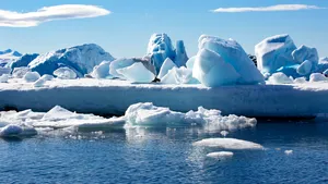 Gheața din Marea Arctică atinge cel mai scăzut nivel maxim din istoria înregistrărilor prin satelit