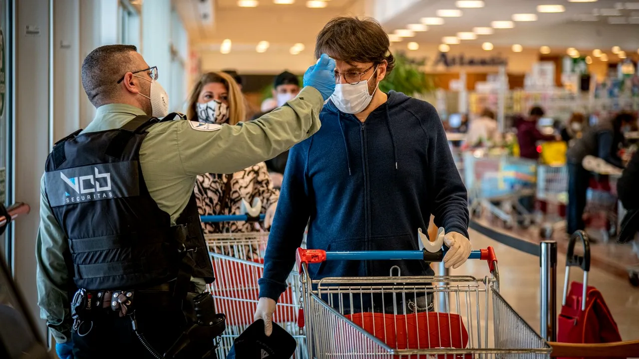 Ministerul Sănătăţii: Măsurarea temperaturii, obligatorie la intrarea în instituţii publice sau firme
