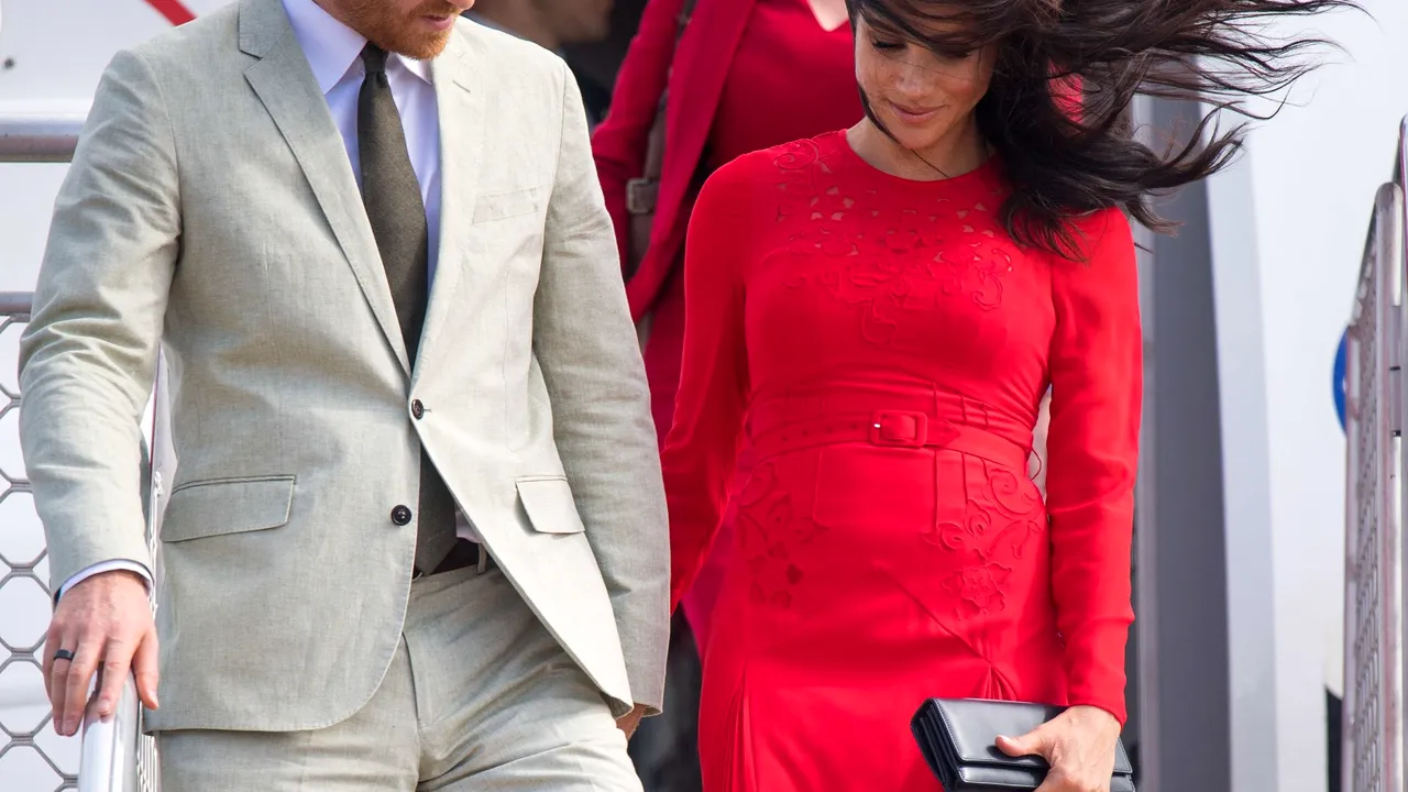 INCIDENT: Avionul în care se aflau prinţul Harry şi ducesa Meghan a evitat în ultima clipă ciocnirea cu o altă aeronavă