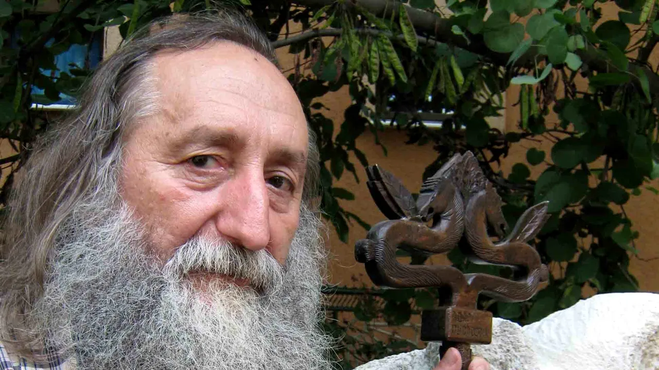 Poetul şi traducătorul Adam Puslojic a murit