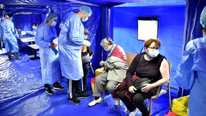 VACCINARE ROMÂNIA. Aproape 46.000 de români au fost vaccinaţi în ultima zi. Câte  reacţii adverse s-au înregistrat de la începutul campaniei