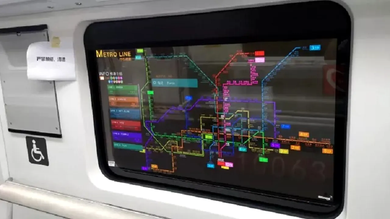 Metrourile din China au ecrane transparente în loc de geamuri