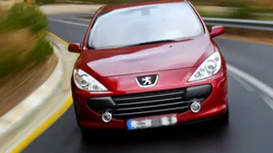 Peugeot retrage de pe piaţă 240.000 de autovehicule din gama 307