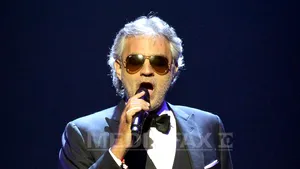Andrea Bocelli promovează un brand de vin produs de foşti deţinuţi italieni