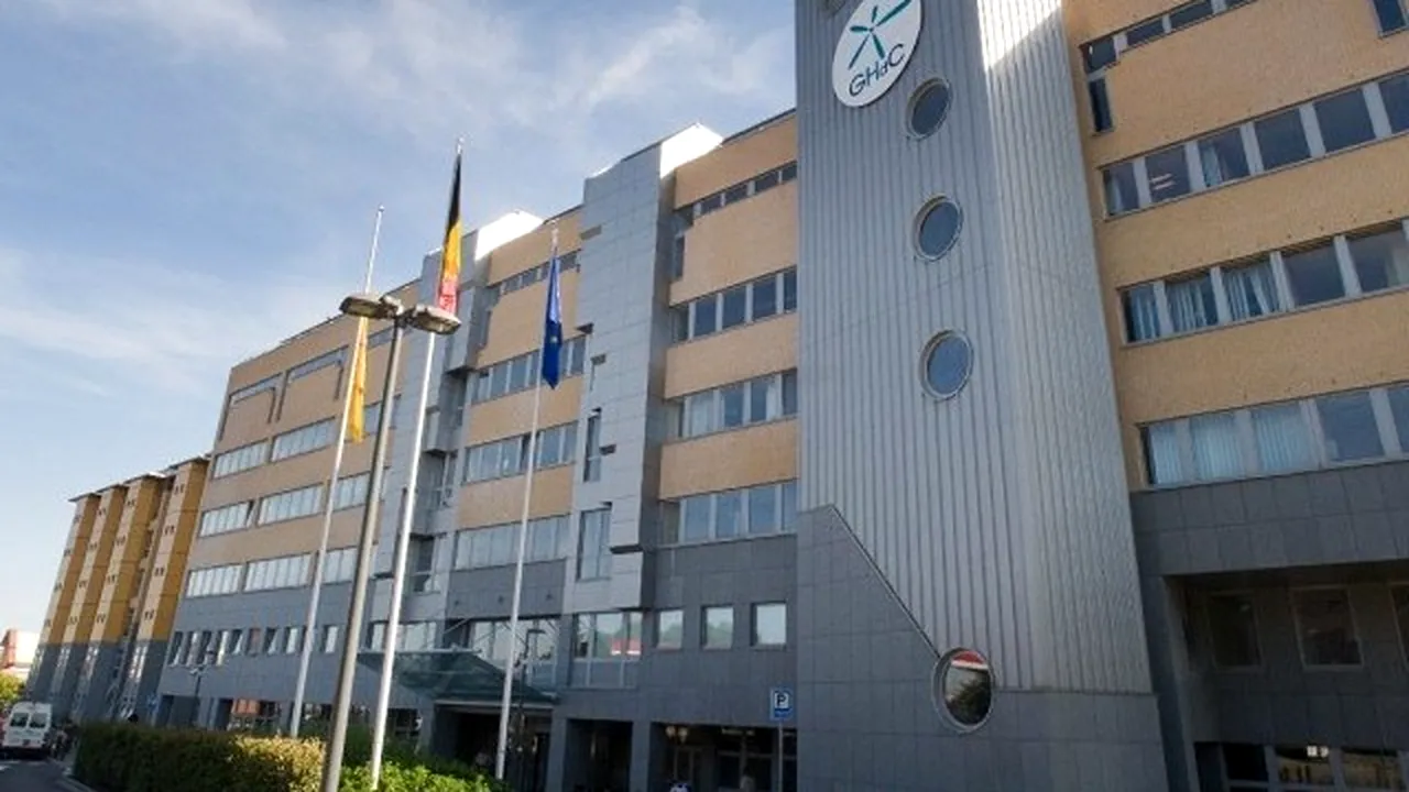 Românii din Belgia strâng fonduri pentru tânărul rănit în explozia din Piatra Neamţ/ Pintea: Statul asigură transferul şi tratamentul pacientului