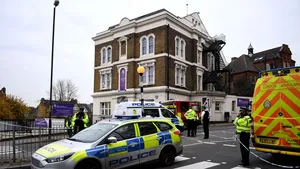 Numeroşi răniţi, în principal copii, după prăbuşirea tavanului, într-o şcoală din Londra