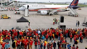 Aproape 3.000 de fani au condus naţionala Belgiei la aeroport la plecarea spre Croaţia