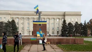 Războiul din Ucraina, ziua 261. Forţele ucrainene au intrat în Herson după ce Rusia a finalizat retragerea / Zelenski a discutat cu Scholz / Ucraina va construi un zid la graniţa cu Belarus / Mai mulţi lideri cer negocieri de pace